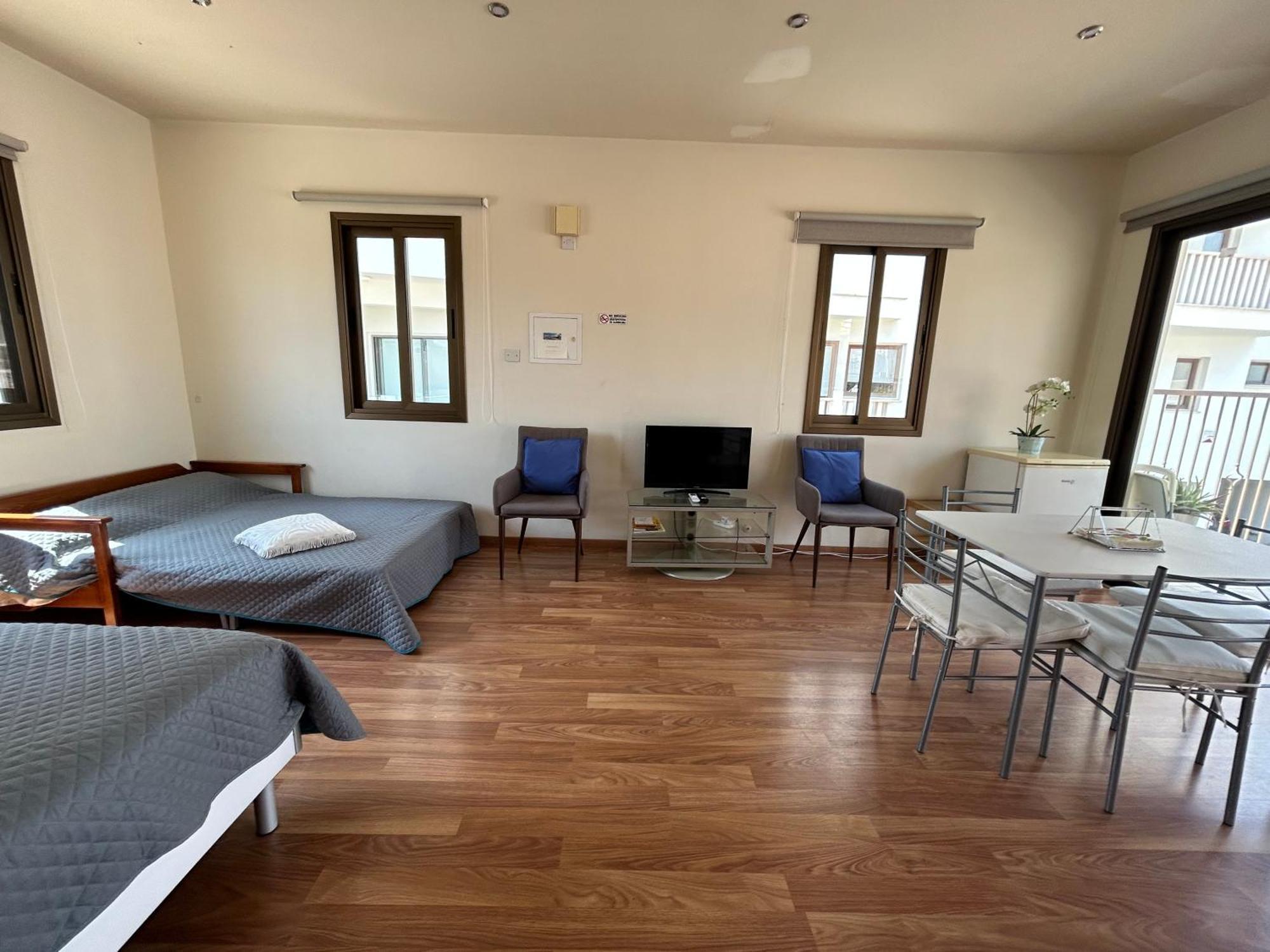 Extremely Comfy Apt With Spacious Private Terrace 10Min Walk To The Beach & In Town Λάρνακα Εξωτερικό φωτογραφία